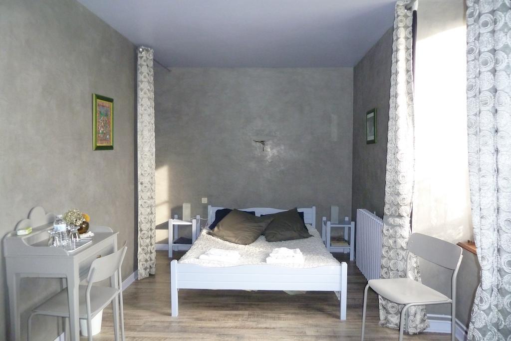 B&B L'Atelier Du Presbytere Saint-Maugan Cameră foto